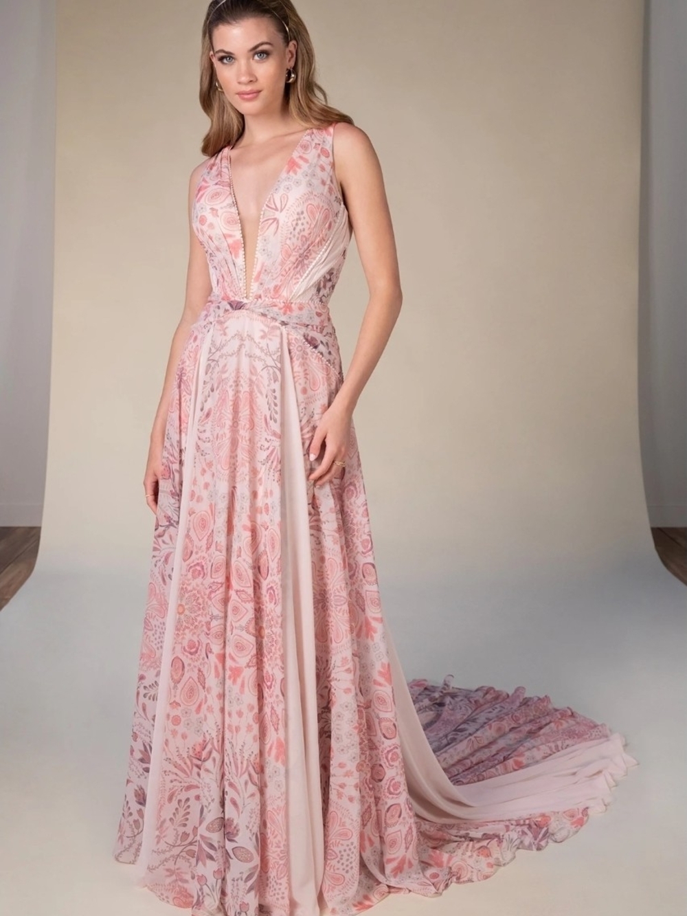 All Who Wander Sakari Bridal Gown Size 14 Nwot